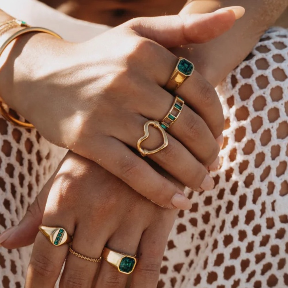 Figu Gold Heart Ring | Amy Ring - Picture 2 of 6